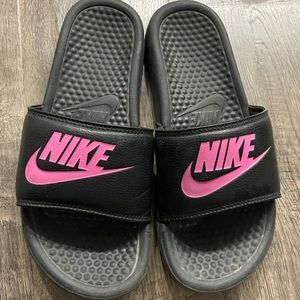 Womens Nike slide